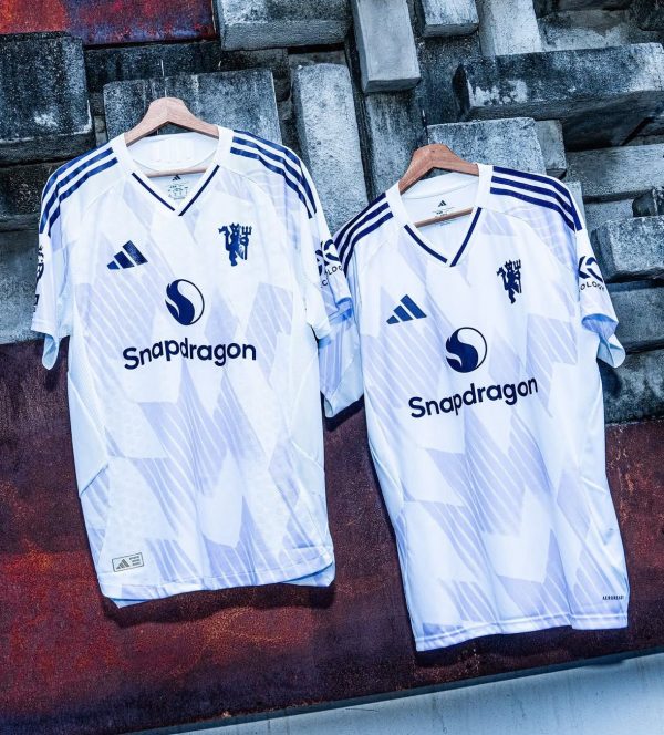 Man Utd home kit 25/26